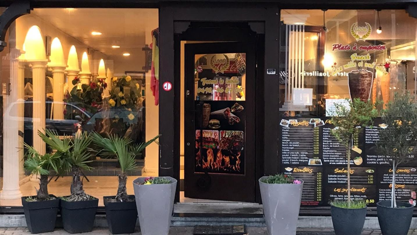 Façade du snack Mille et une Nuits, Place Henri Hallet à Hannut